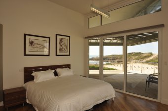 Robe Resort Master Bedroom - Click to enlarge